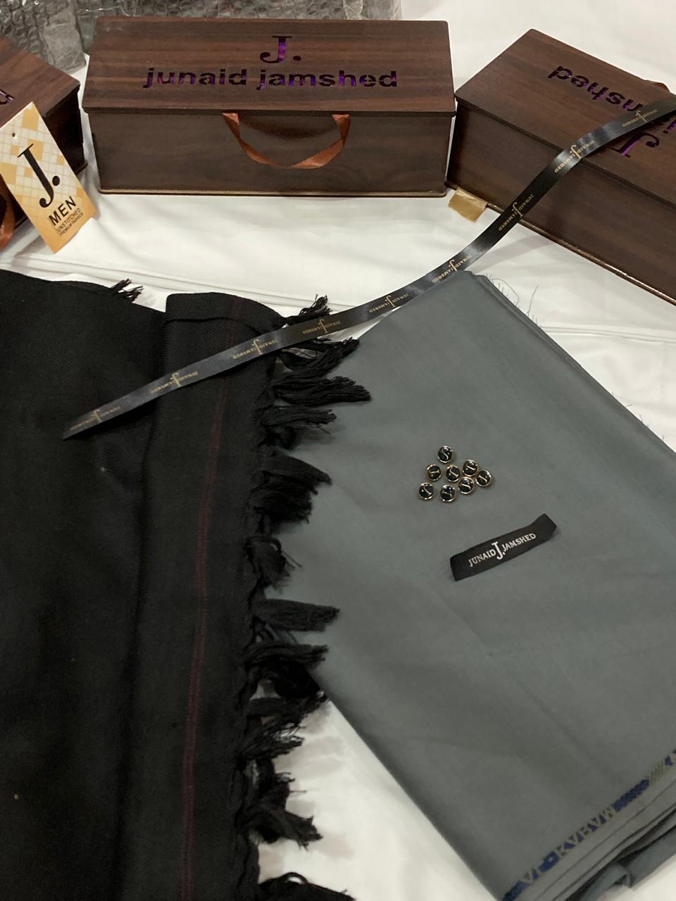 J.EXCULSIVE SUIT+SHAWL PAIR (SPECIAL PACKING WOODEN BOX) (GREY SUIT+BLACK SHAWL)